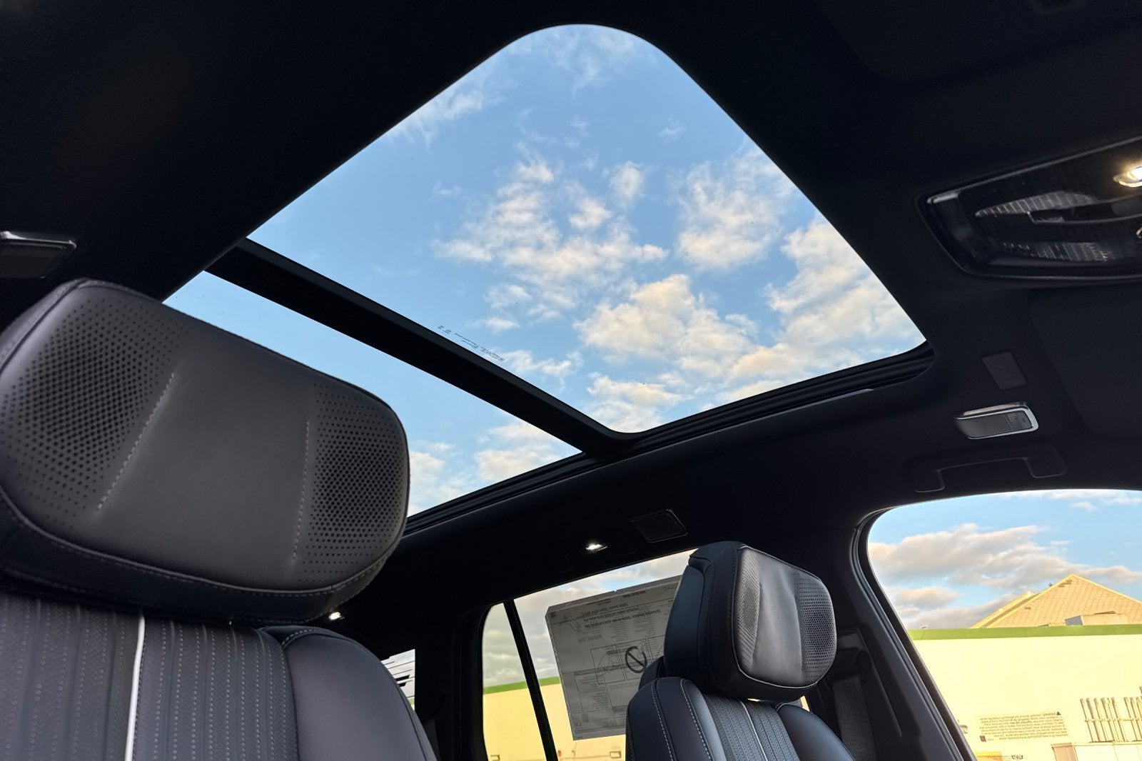 2026 Cadillac VISTIQ Luxury