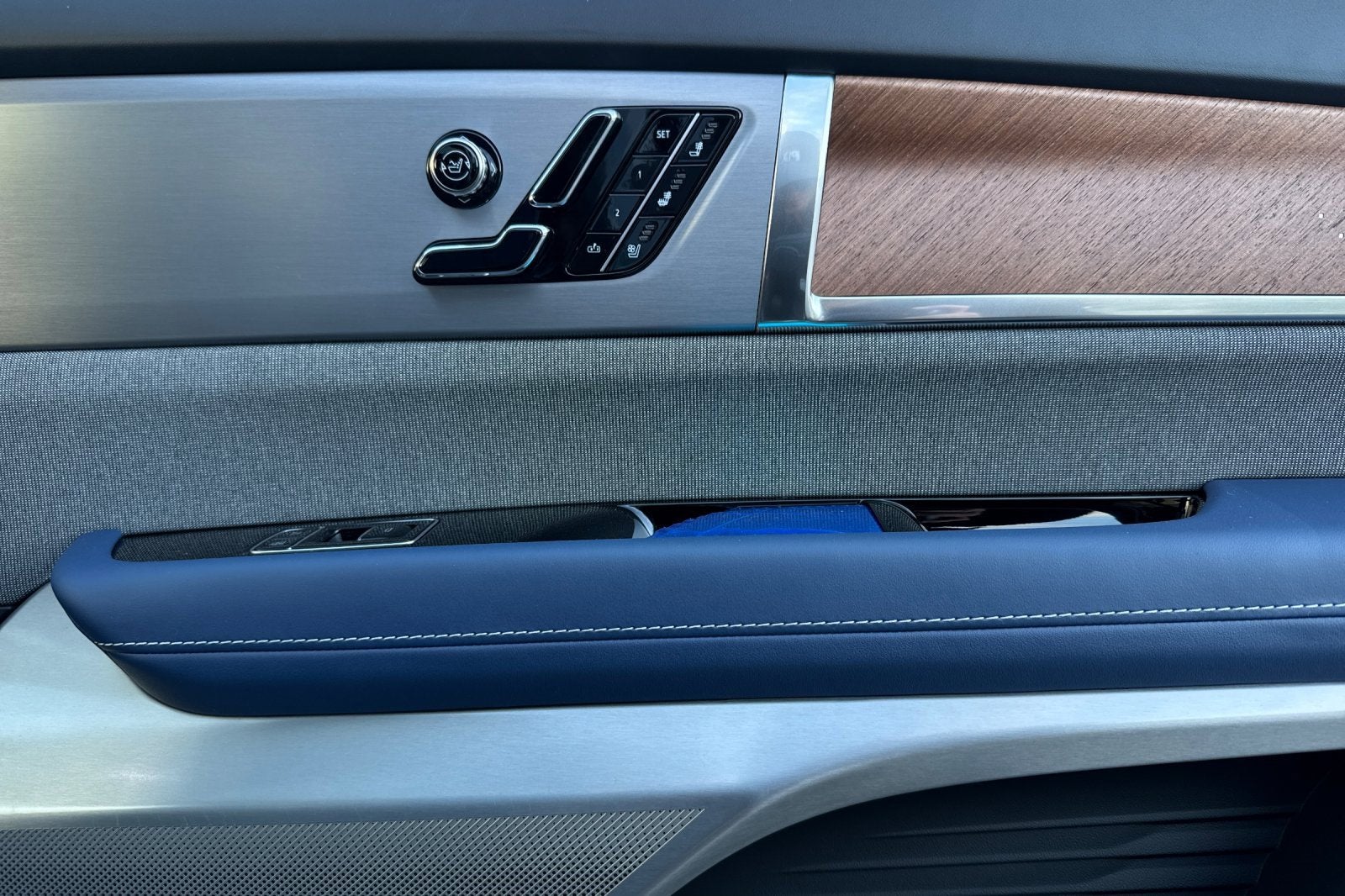 2026 Cadillac VISTIQ Premium Luxury