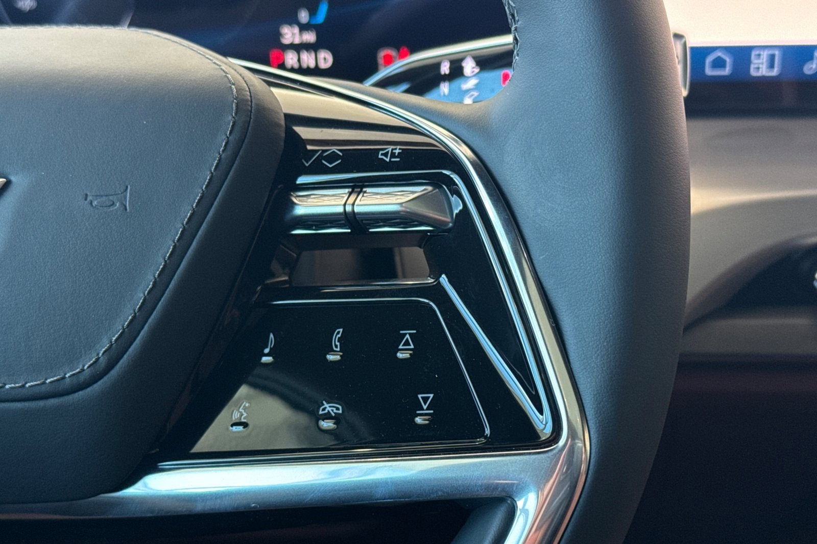 2026 Cadillac VISTIQ Platinum