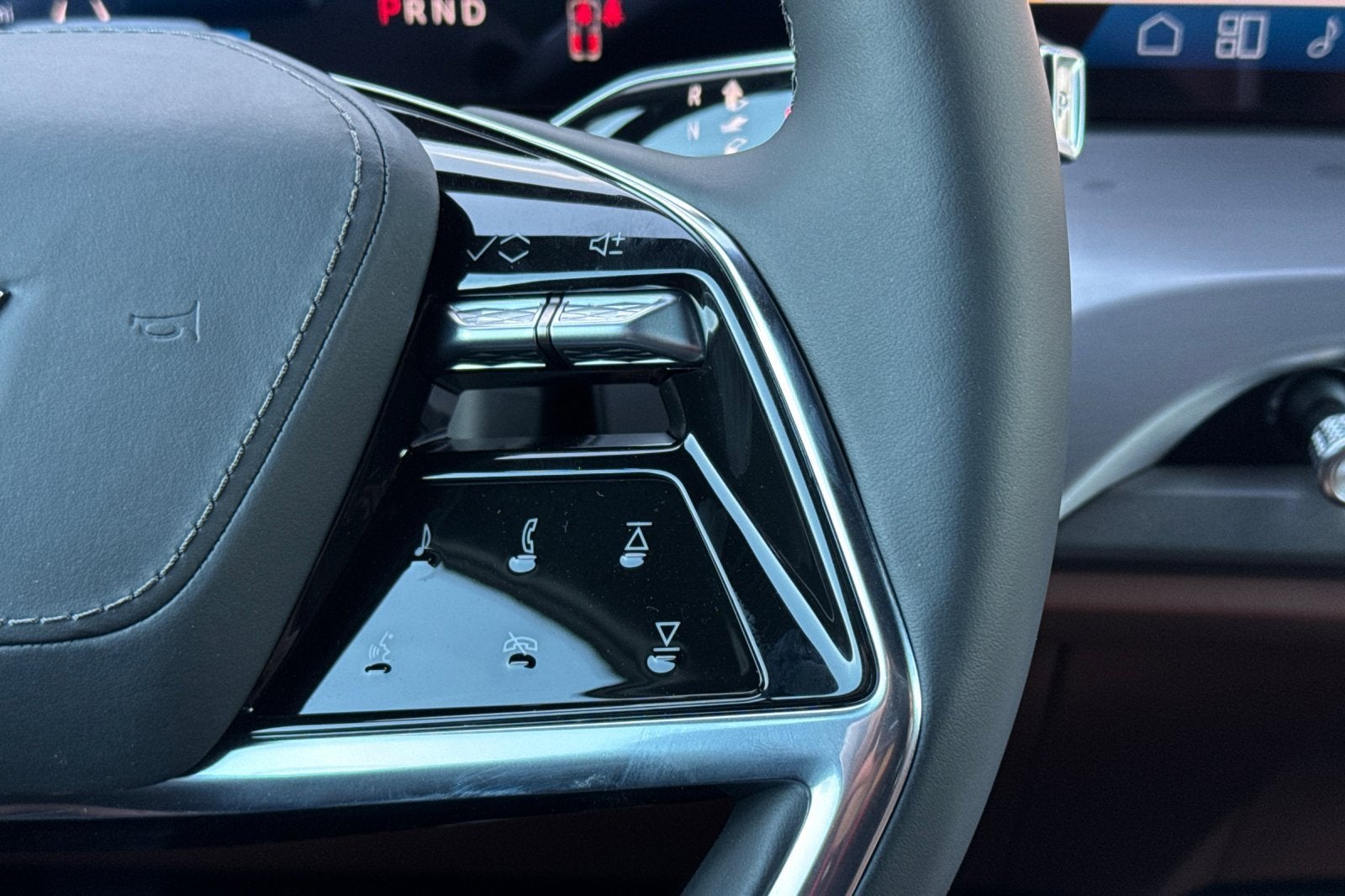 2026 Cadillac VISTIQ Platinum