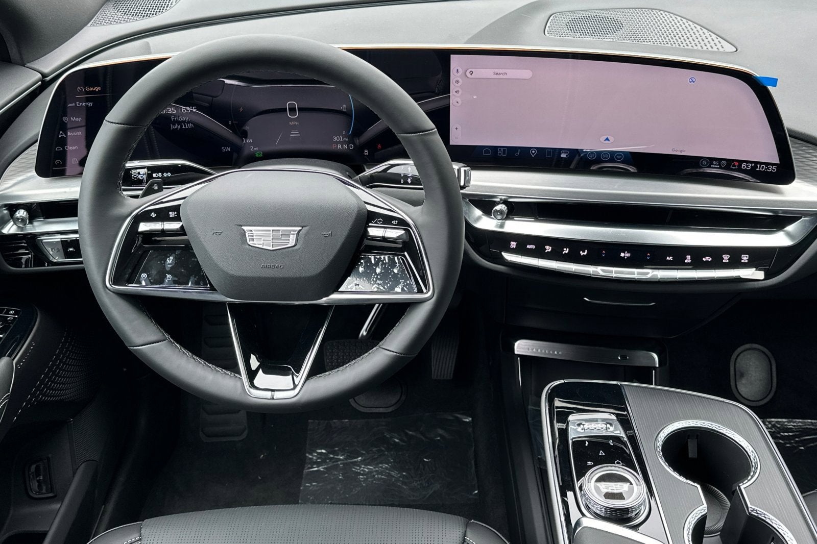 2025 Cadillac LYRIQ Luxury 1