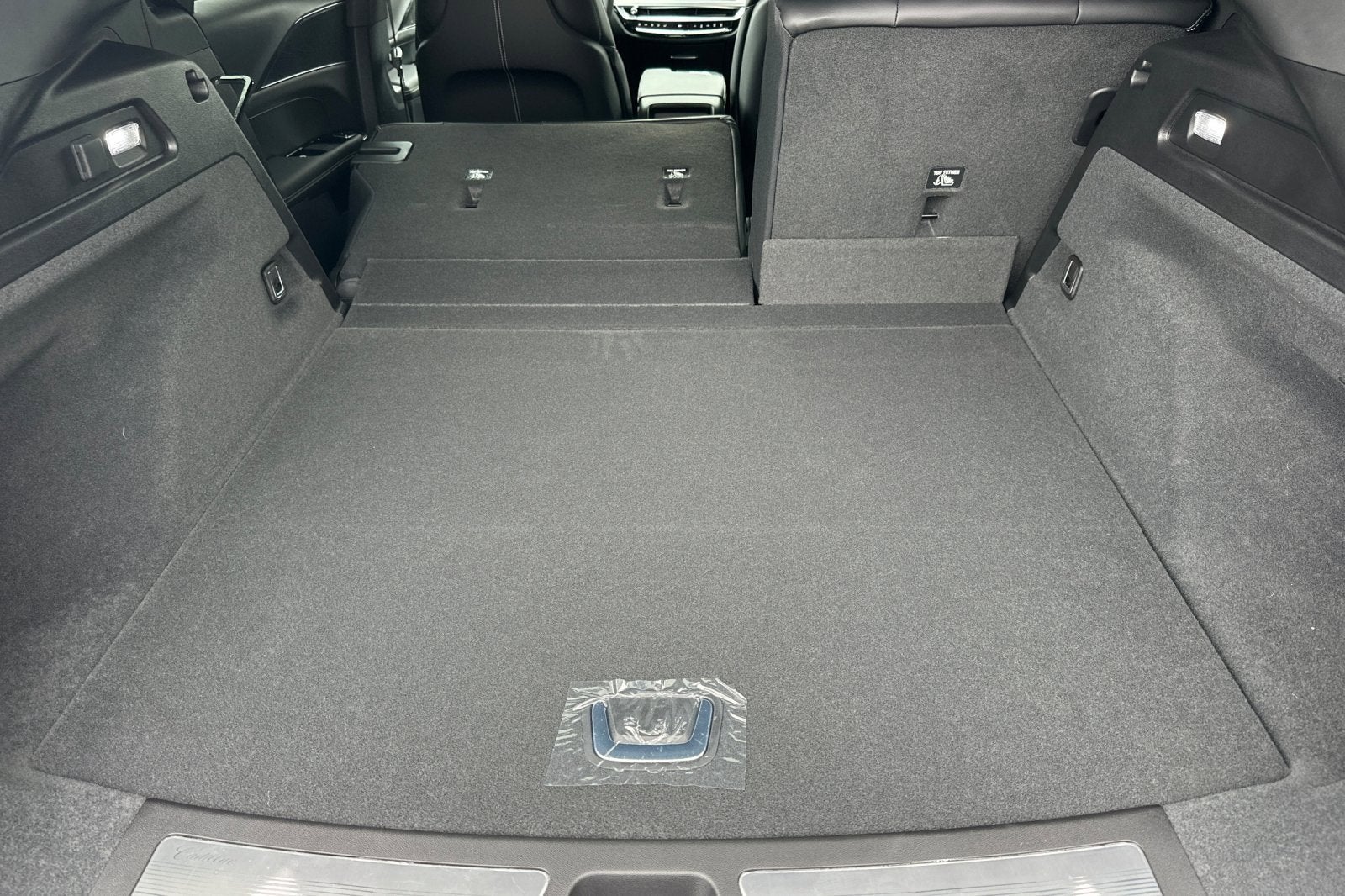 2025 Cadillac LYRIQ Luxury 1