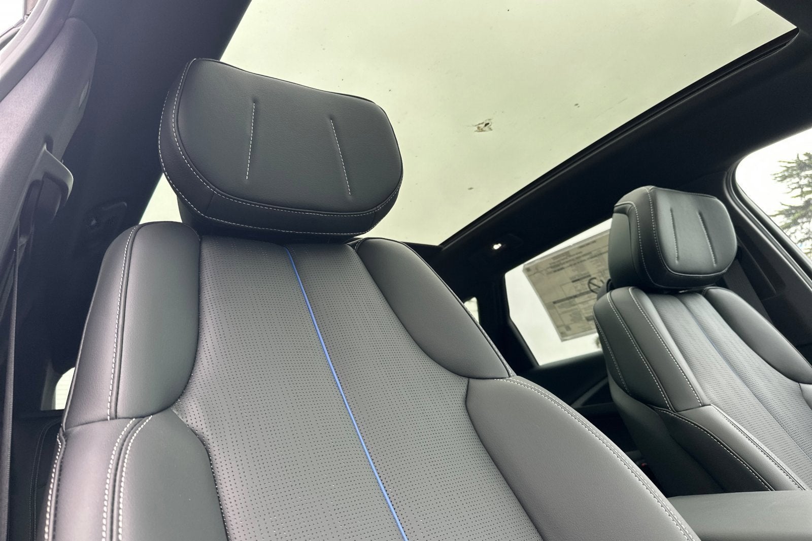 2025 Cadillac LYRIQ Luxury 1