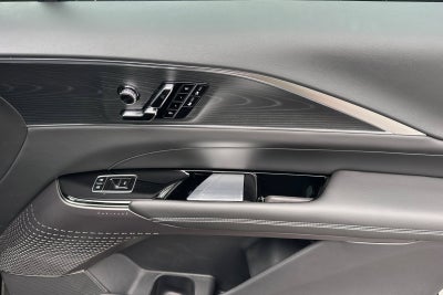 2025 Cadillac LYRIQ Luxury 1