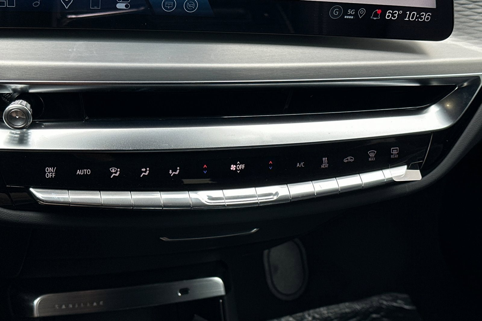 2025 Cadillac LYRIQ Luxury 1