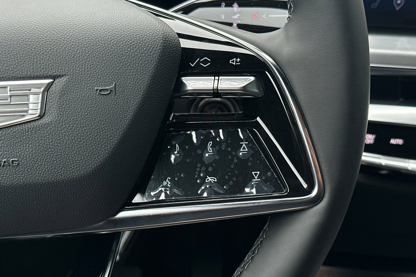 2025 Cadillac LYRIQ Luxury 1