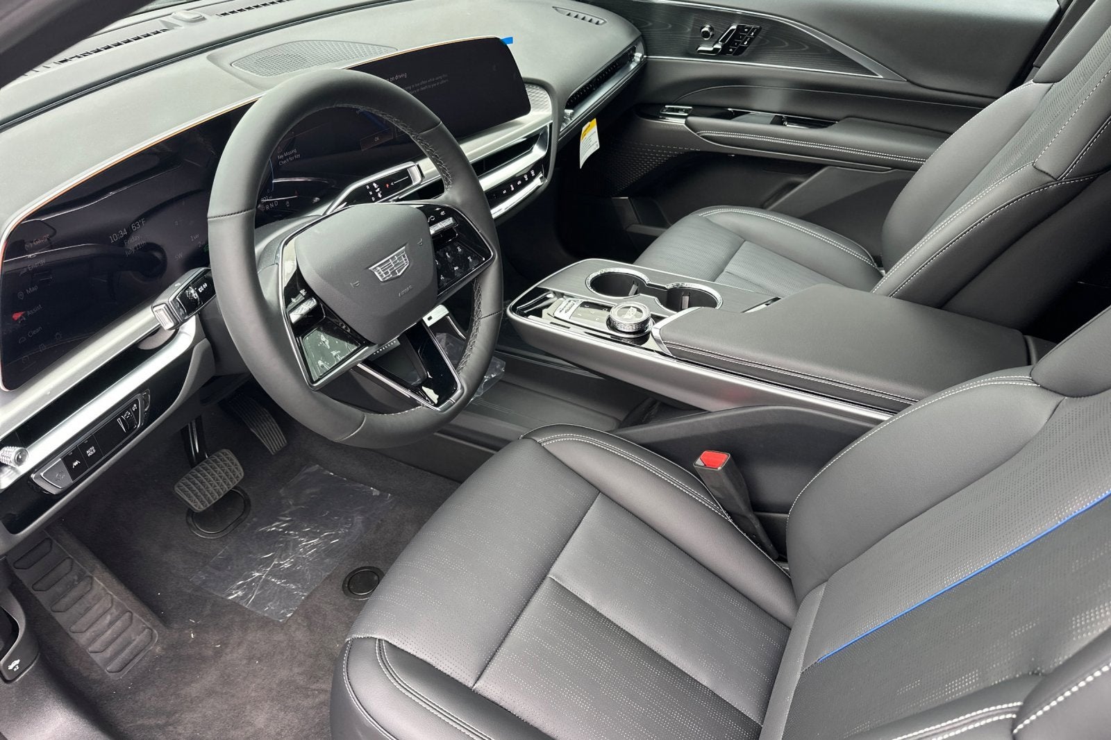 2025 Cadillac LYRIQ Luxury 1