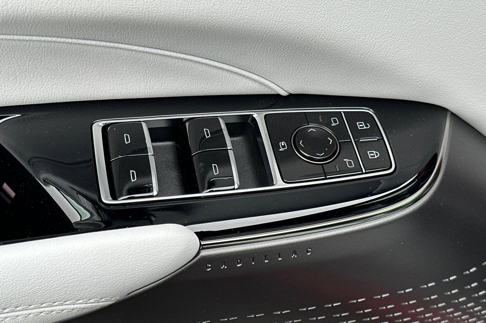 2025 Cadillac LYRIQ Sport 1