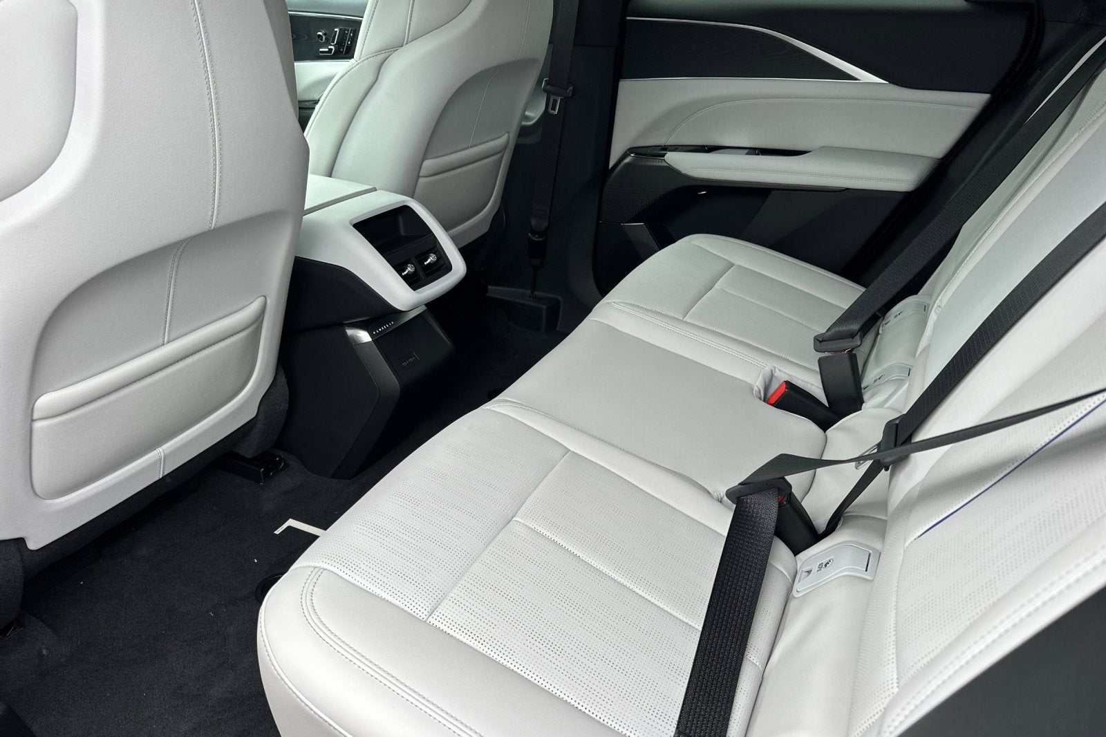 2025 Cadillac LYRIQ Sport 1