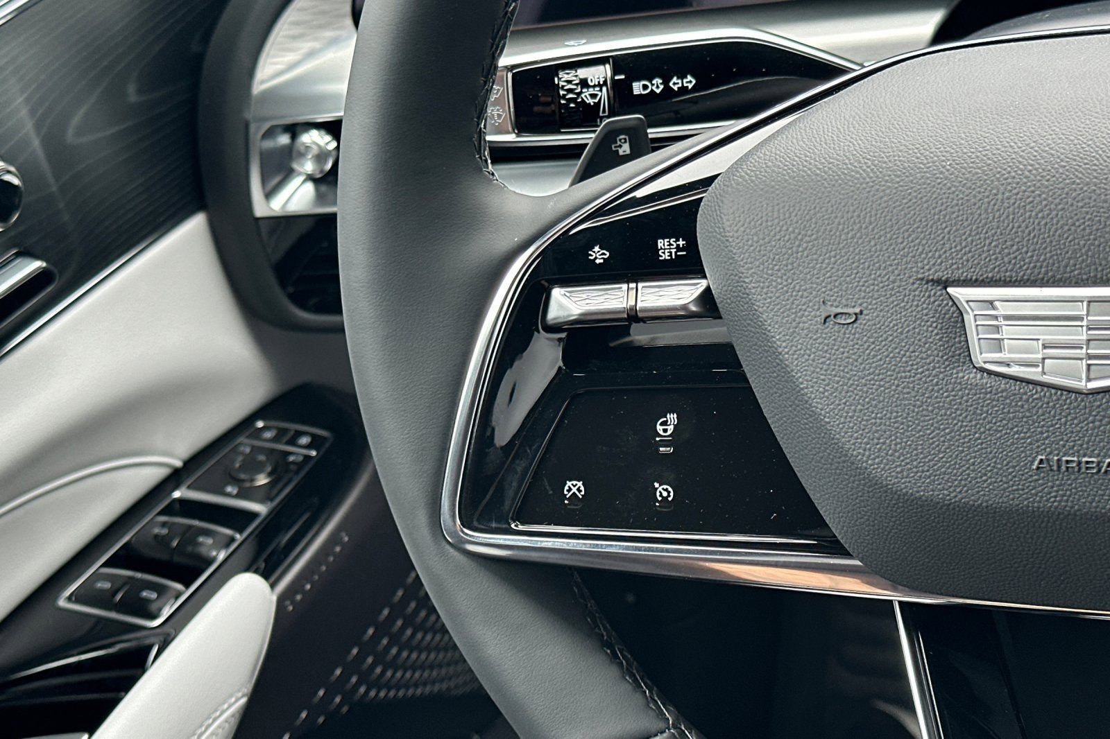 2025 Cadillac LYRIQ Sport 1