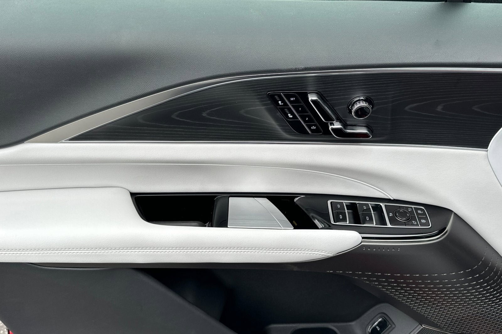 2025 Cadillac LYRIQ Sport 1