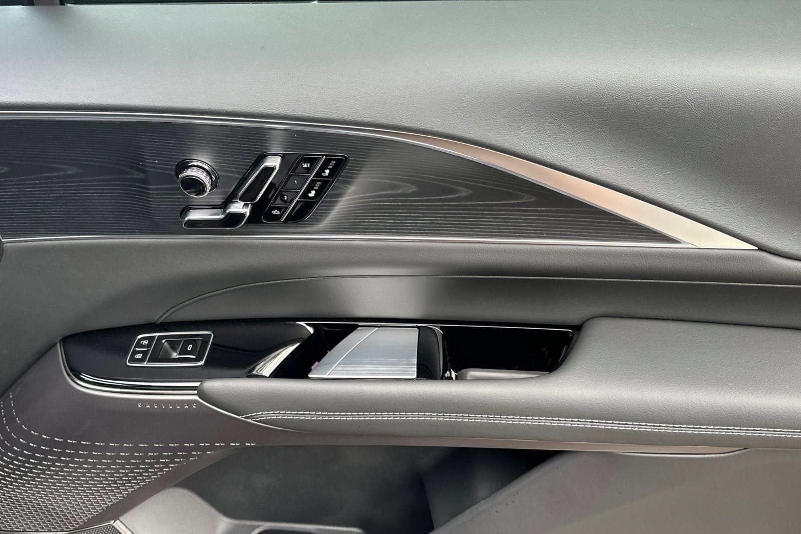 2025 Cadillac LYRIQ Sport 1