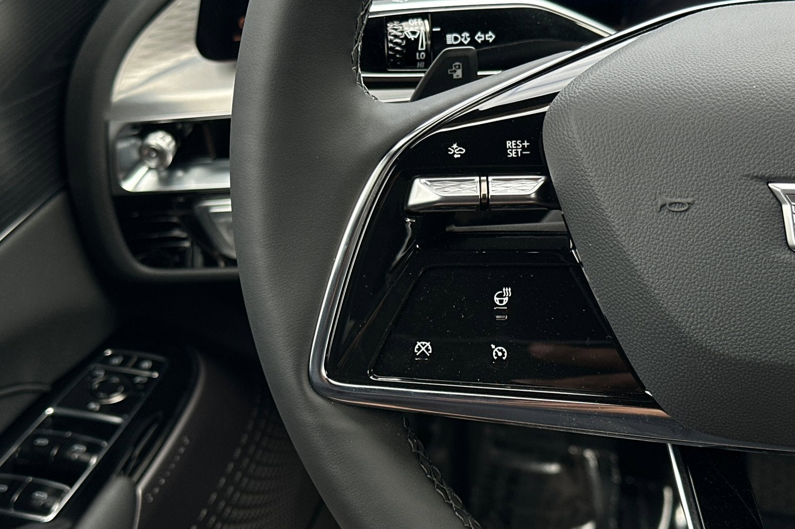 2025 Cadillac LYRIQ Sport 1