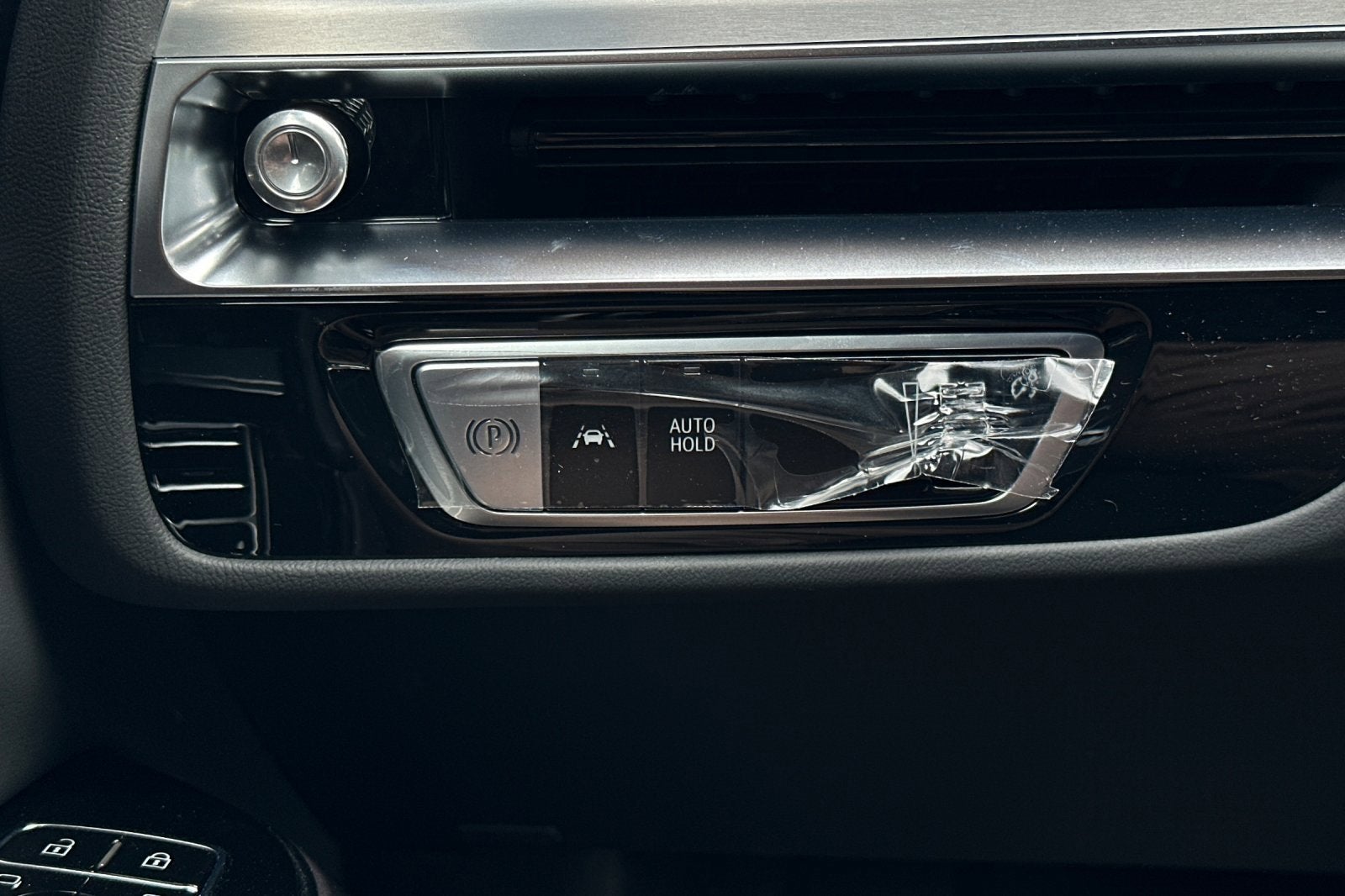 2025 Cadillac LYRIQ Sport 1