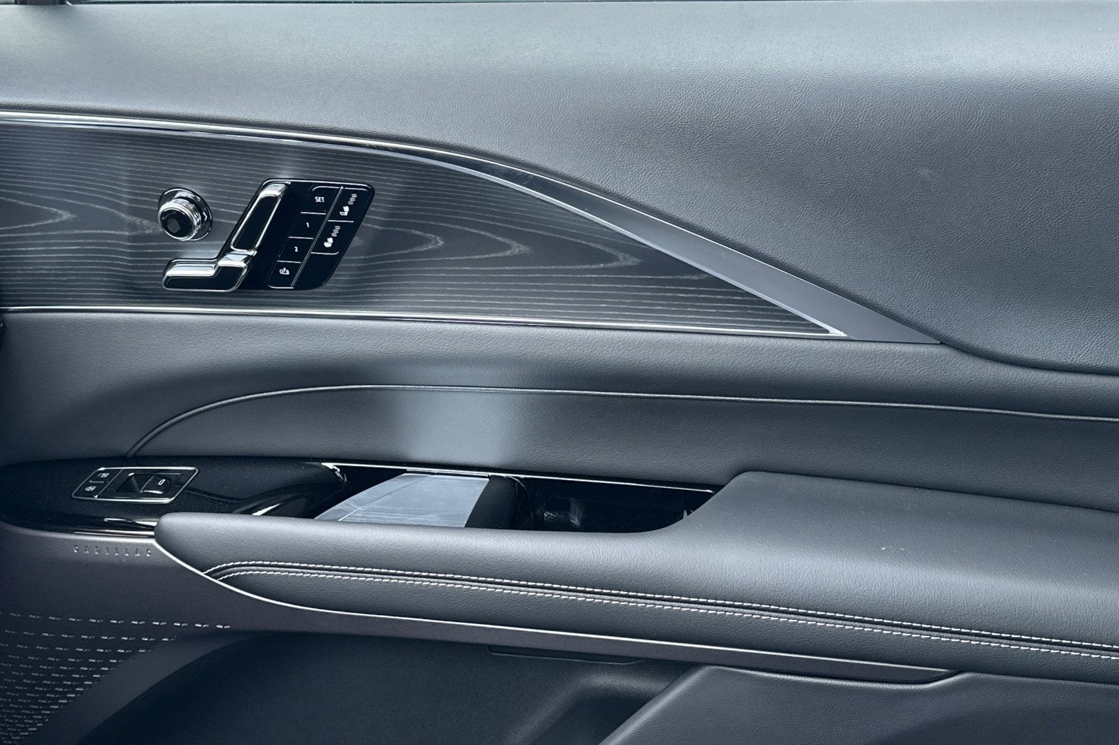 2025 Cadillac LYRIQ Sport 1