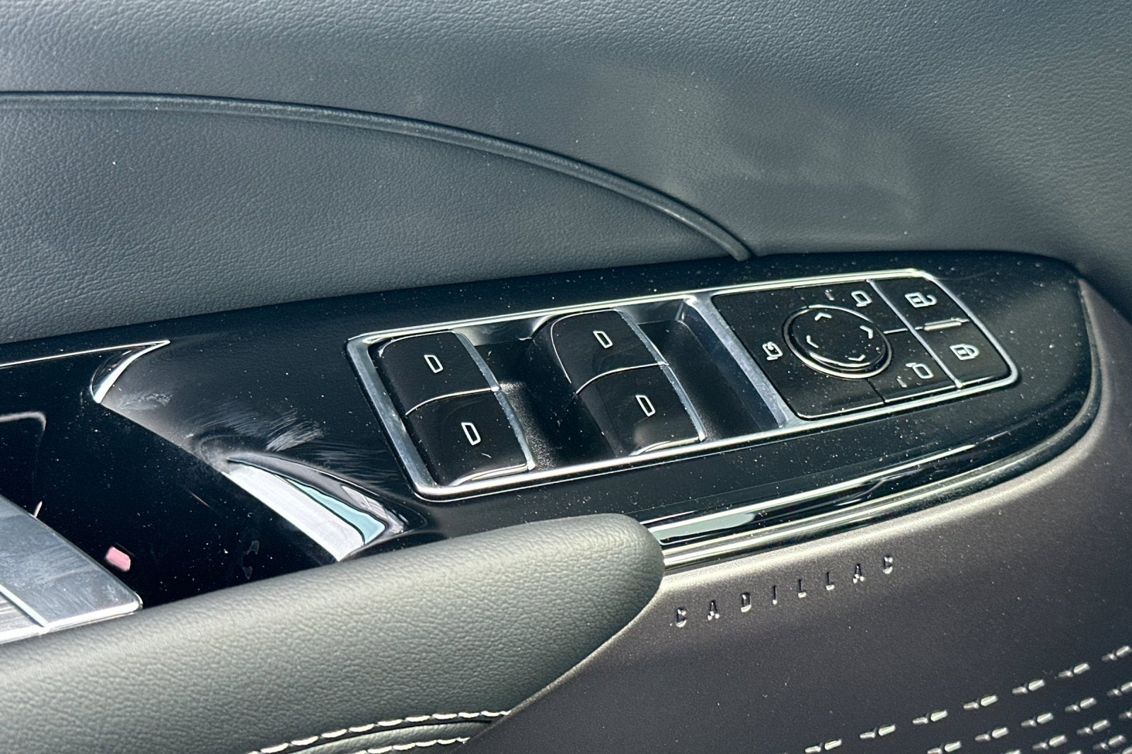 2025 Cadillac LYRIQ Sport 1