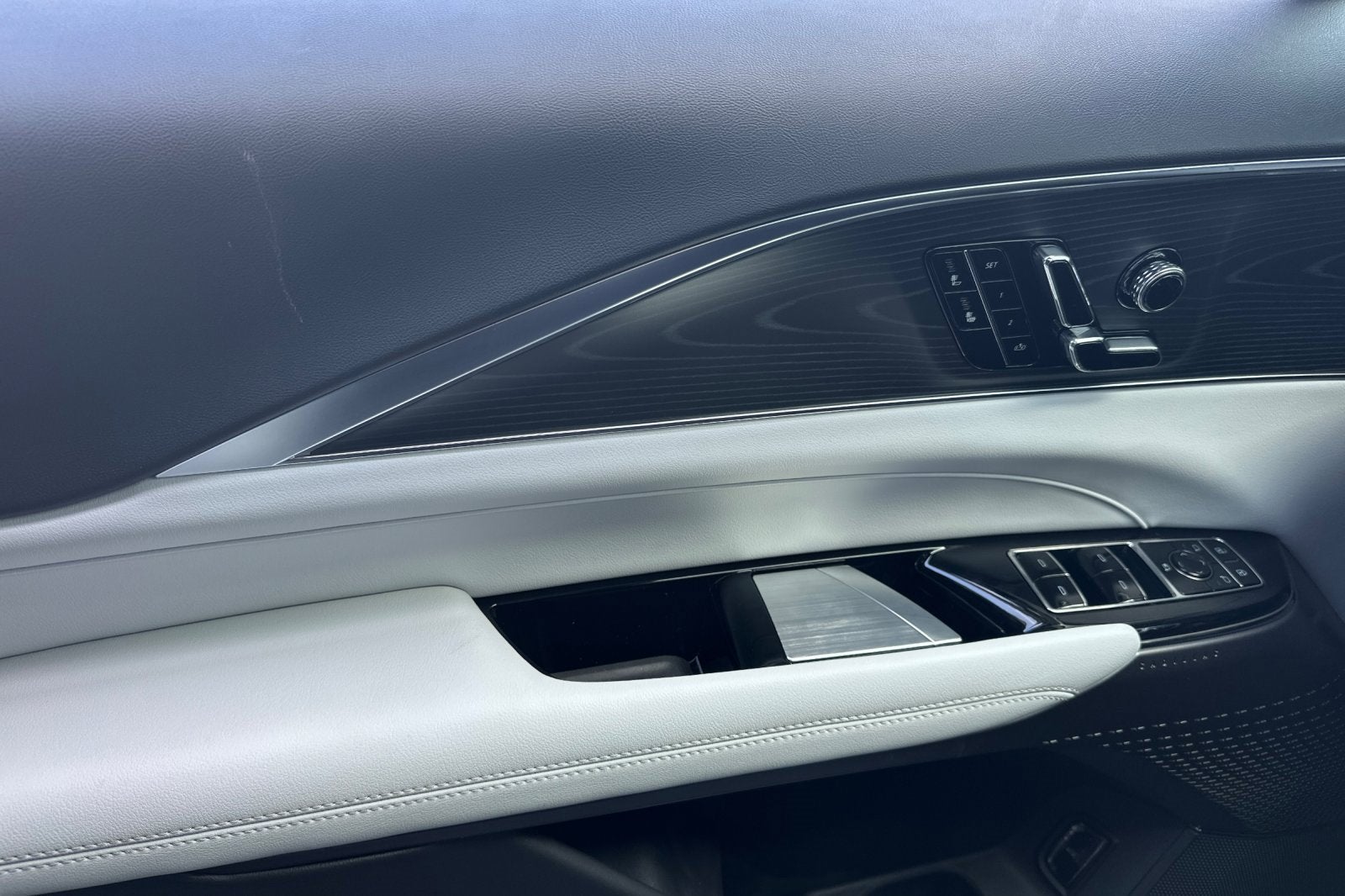 2025 Cadillac LYRIQ Sport 1