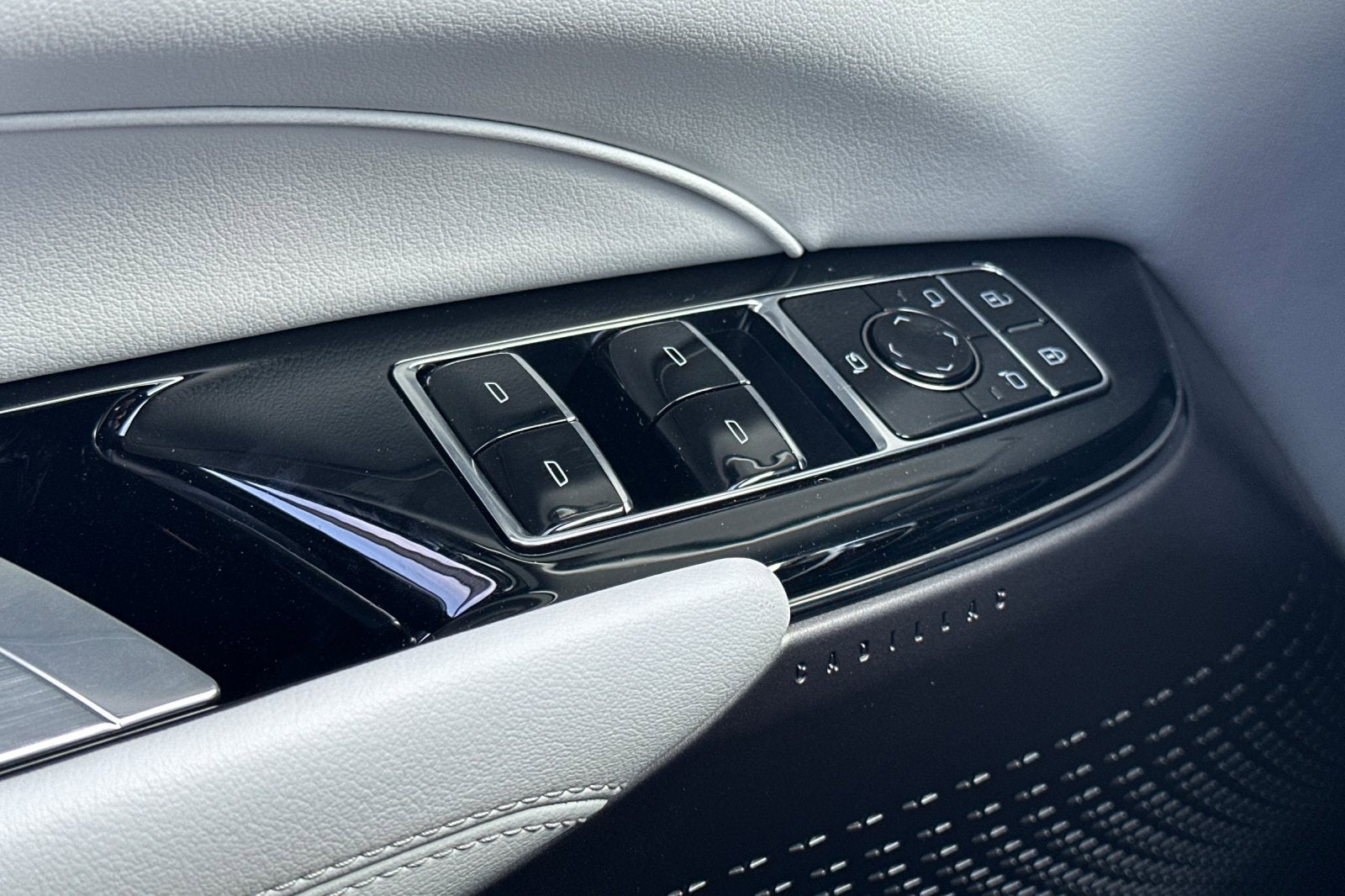 2025 Cadillac LYRIQ Sport 1