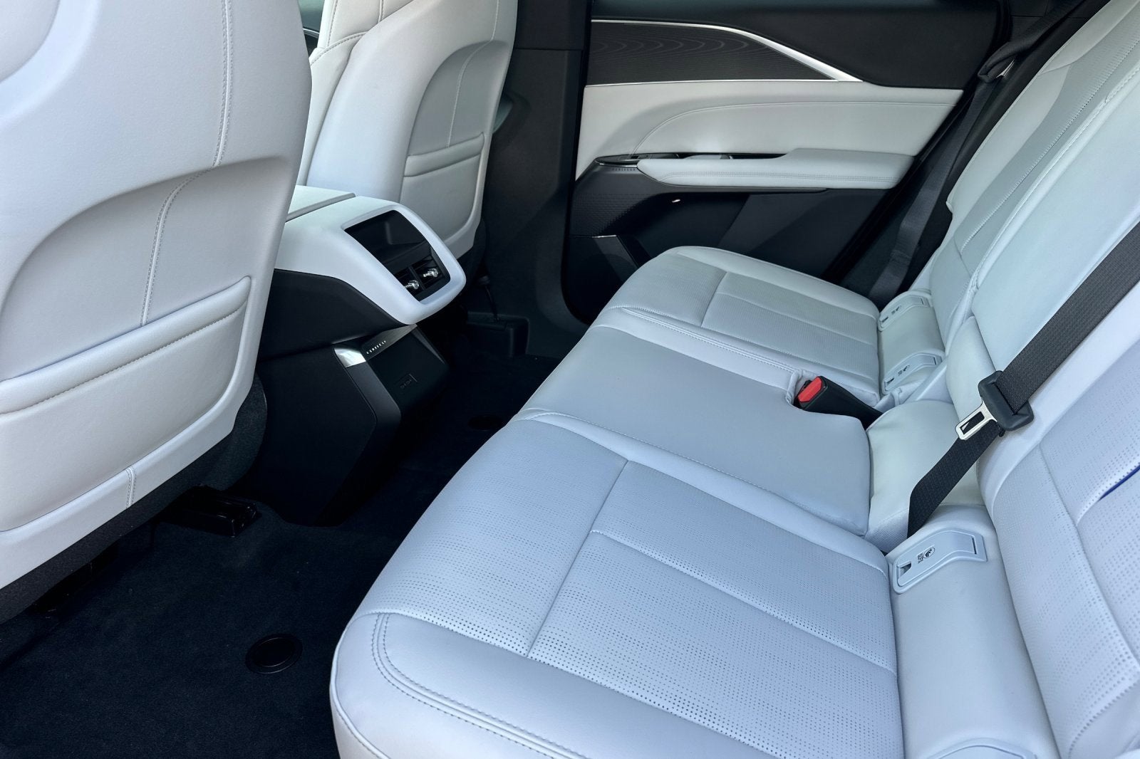 2025 Cadillac LYRIQ Sport 1