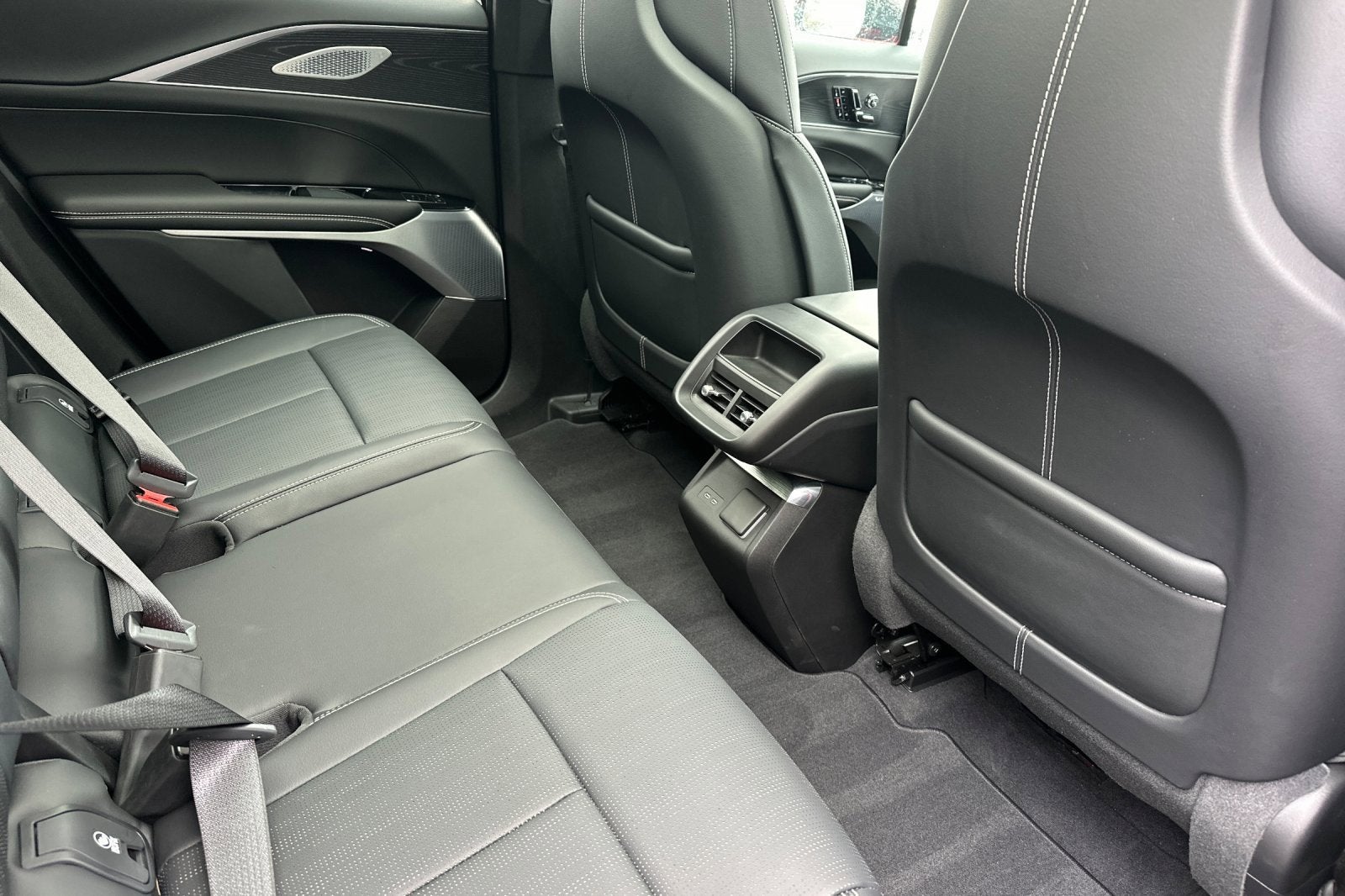 2025 Cadillac LYRIQ Sport 2