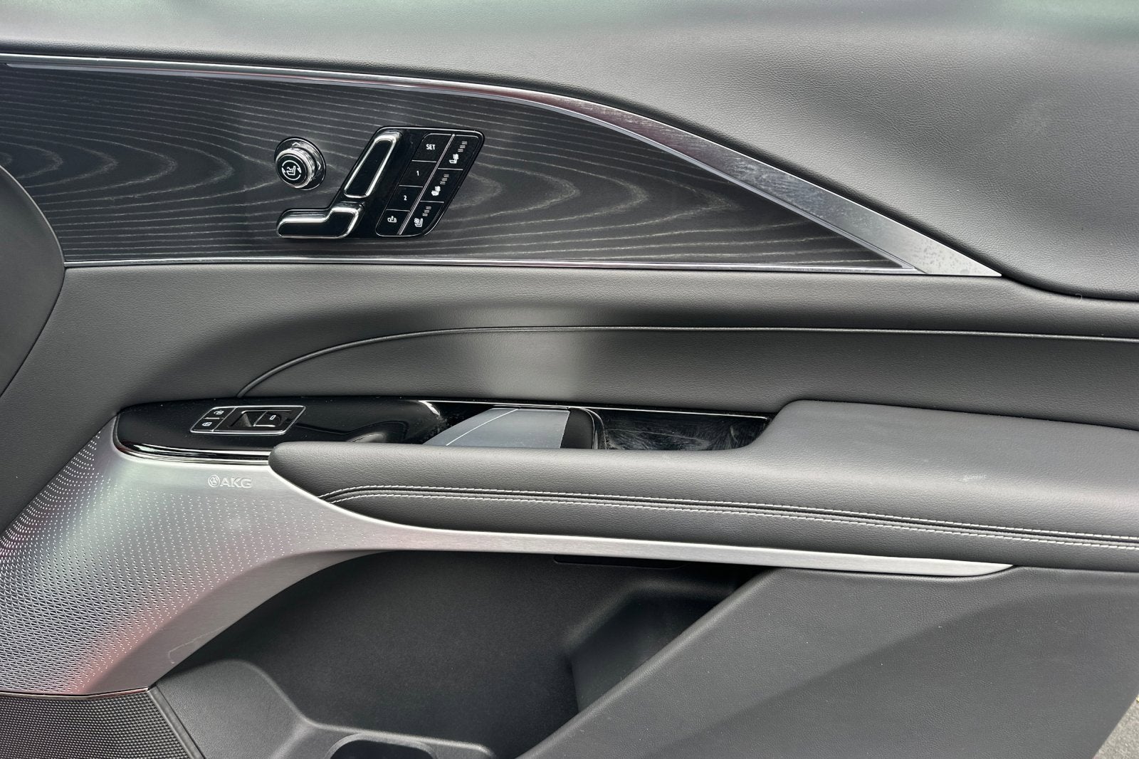 2025 Cadillac LYRIQ Sport 2