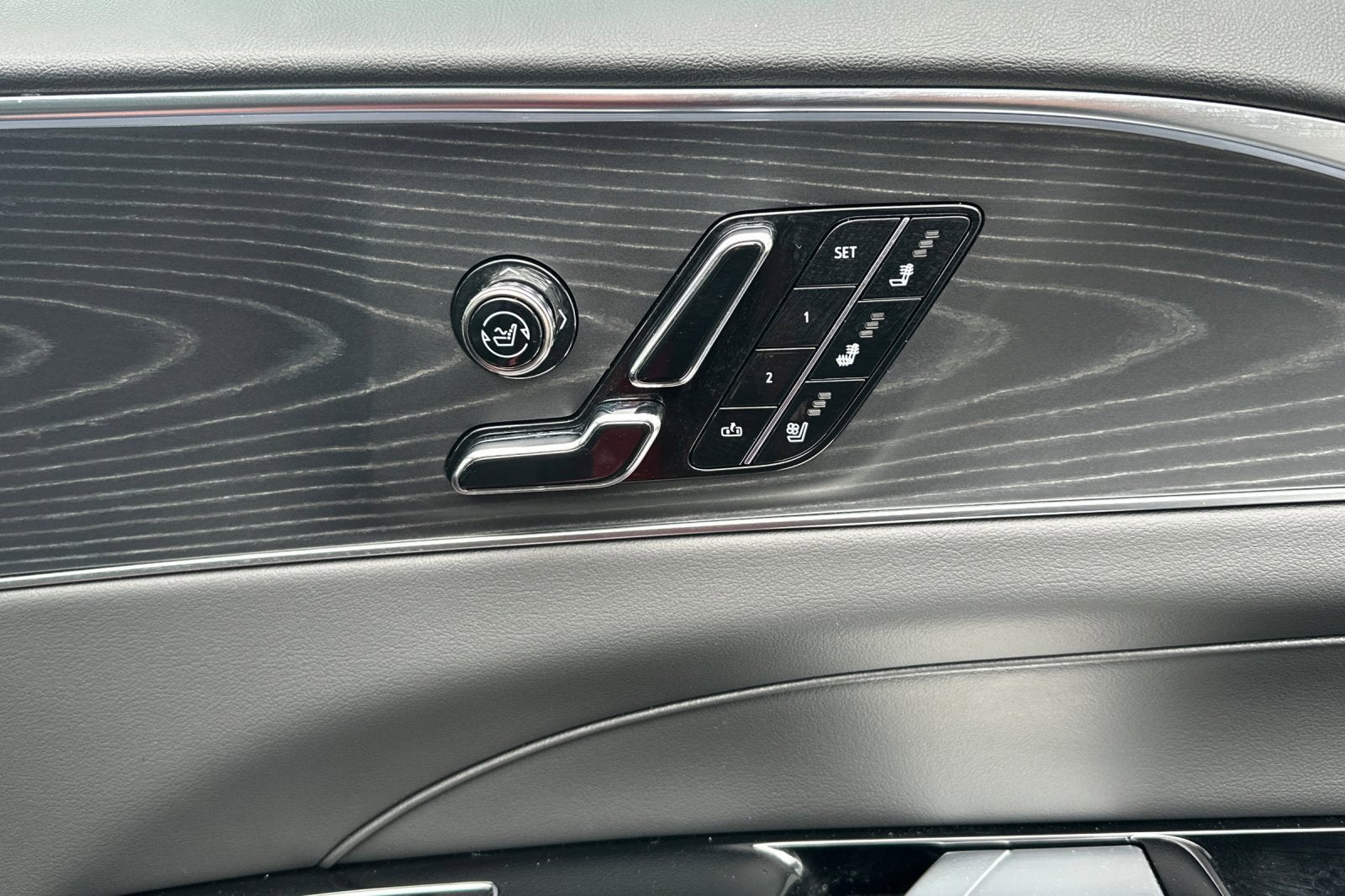 2025 Cadillac LYRIQ Sport 2