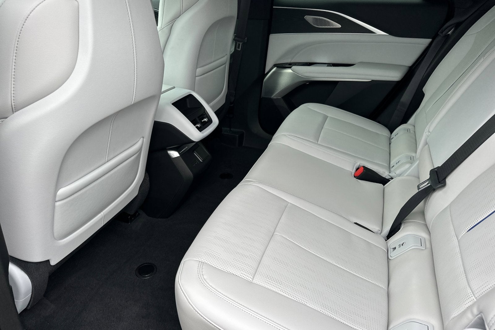 2025 Cadillac LYRIQ Sport 2