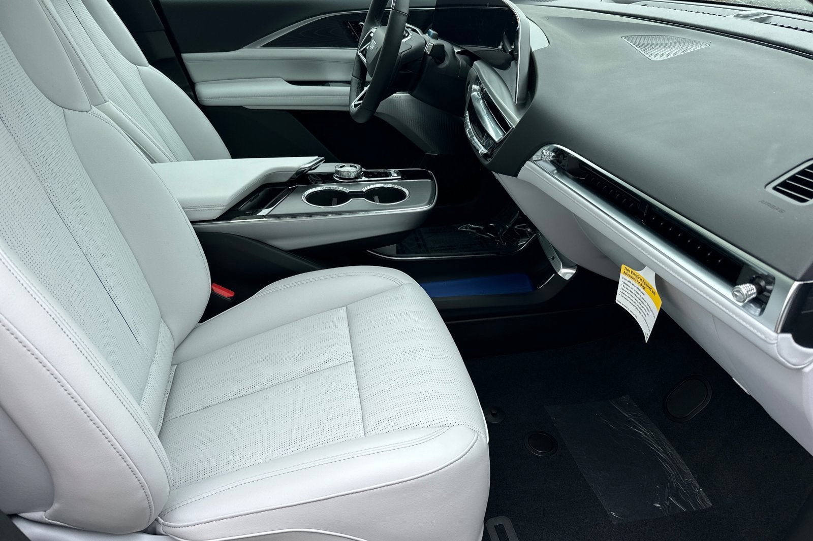 2025 Cadillac LYRIQ Sport 2