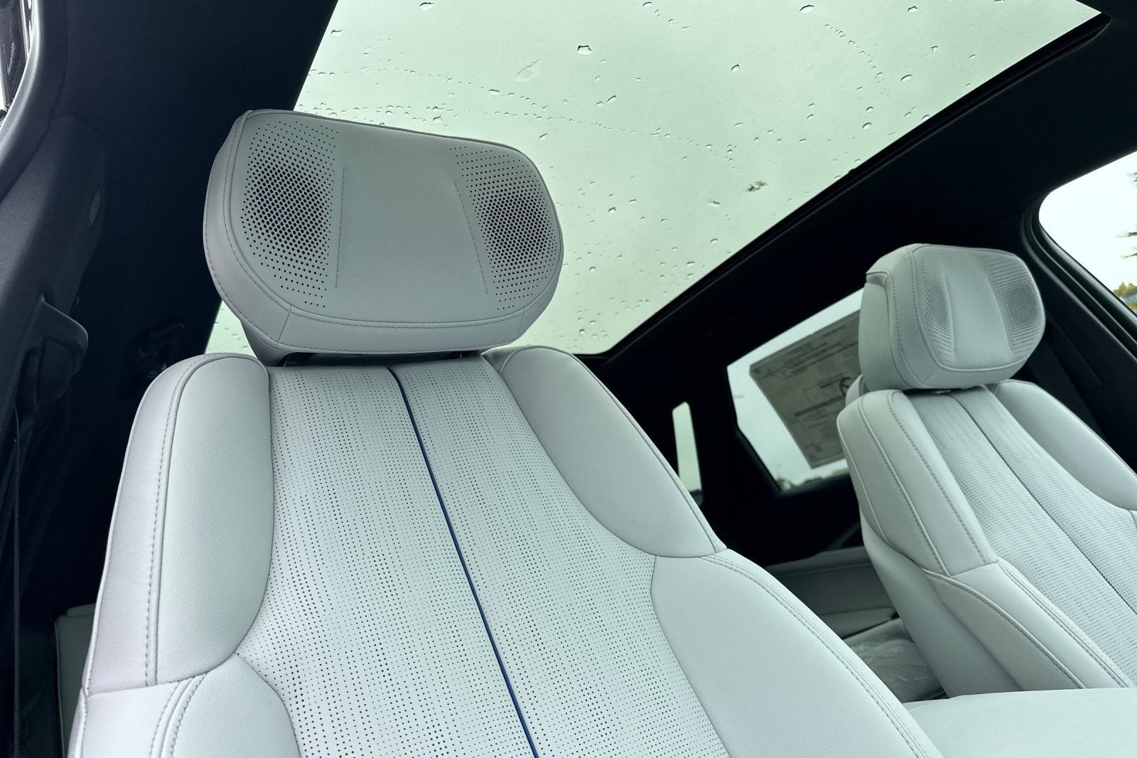 2025 Cadillac LYRIQ Sport 2