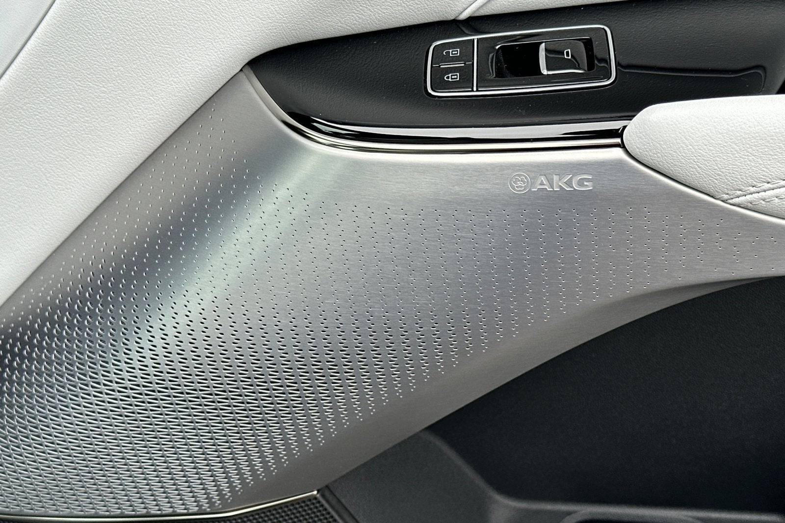 2025 Cadillac LYRIQ Sport 2