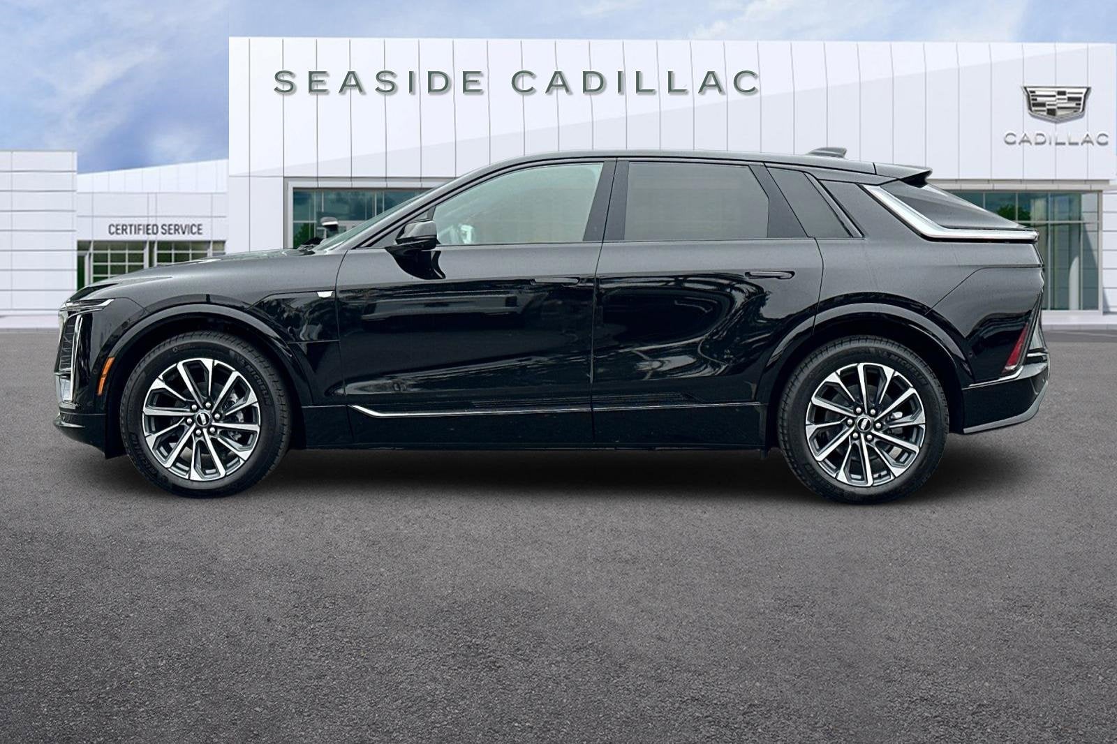 2025 Cadillac LYRIQ Sport 2