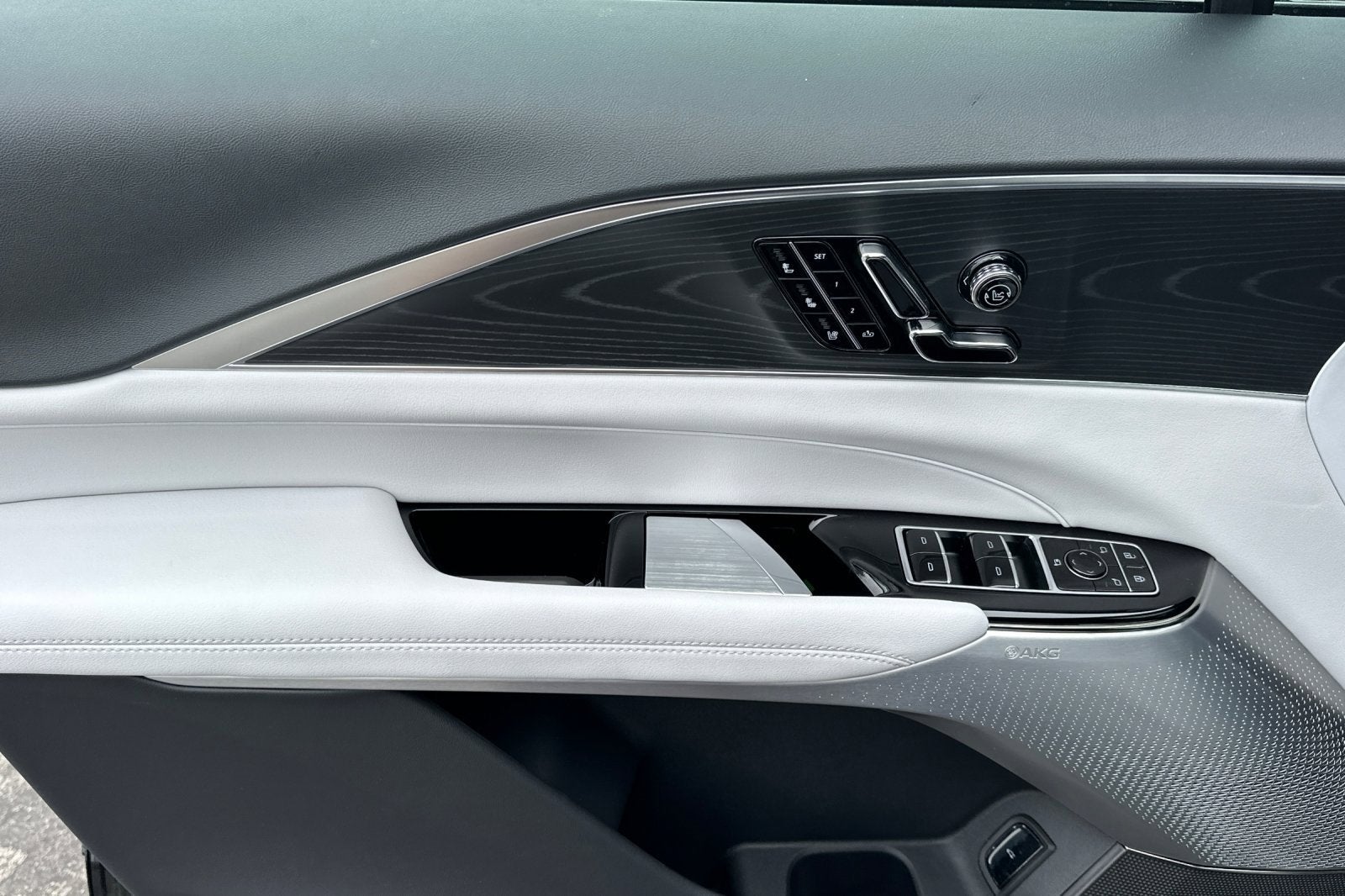 2025 Cadillac LYRIQ Sport 2