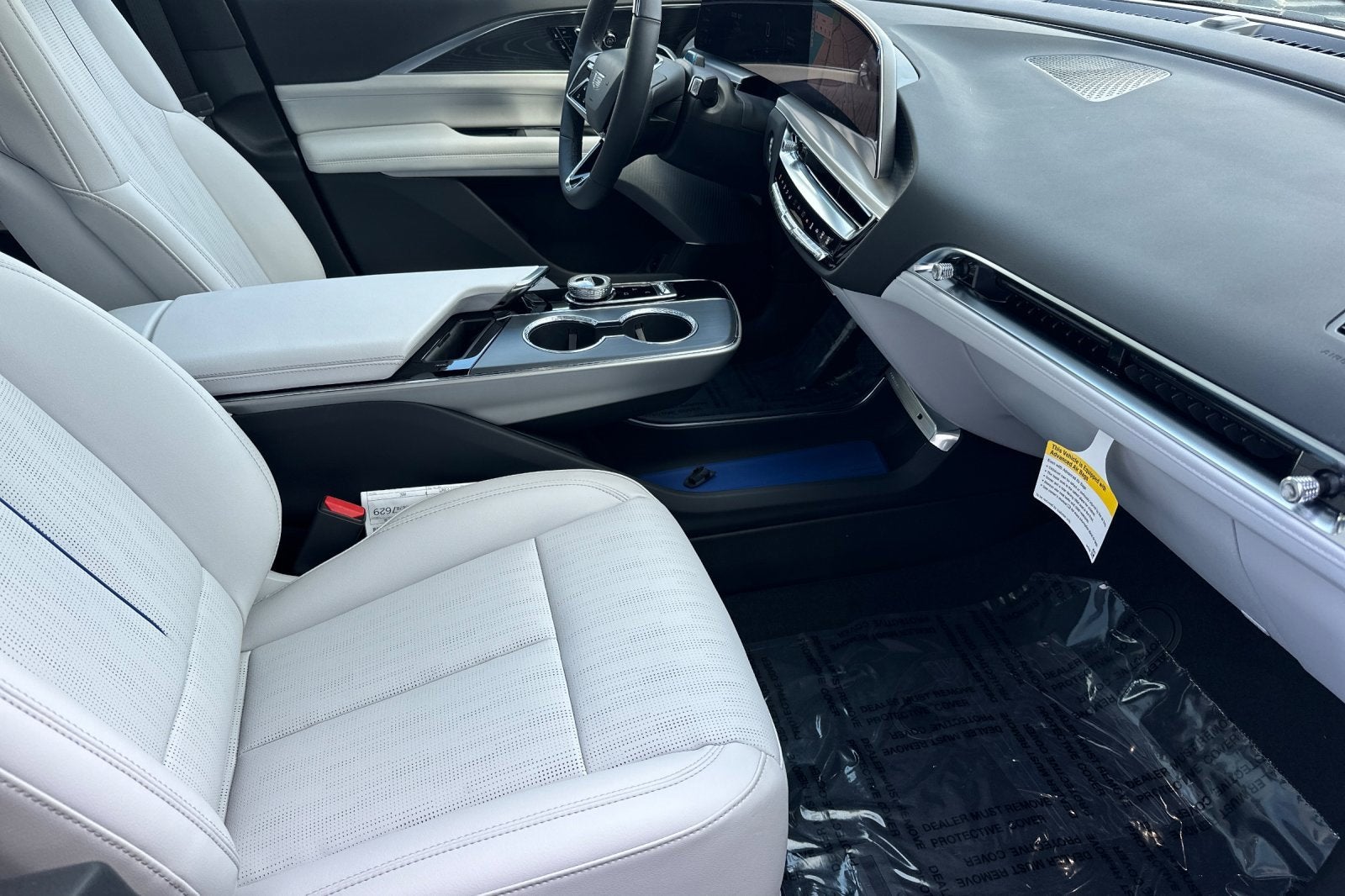 2025 Cadillac LYRIQ Sport 2