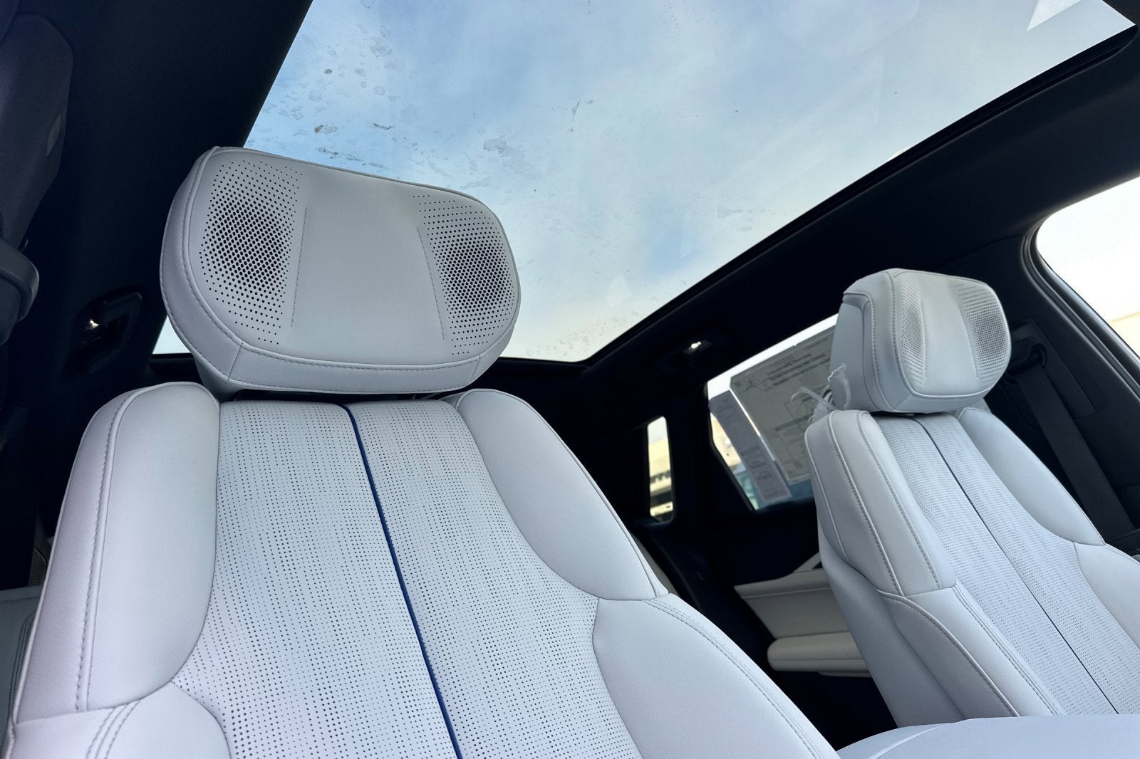 2025 Cadillac LYRIQ Sport 2