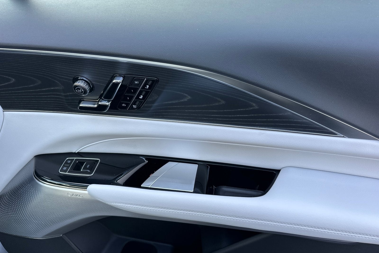 2025 Cadillac LYRIQ Sport 2