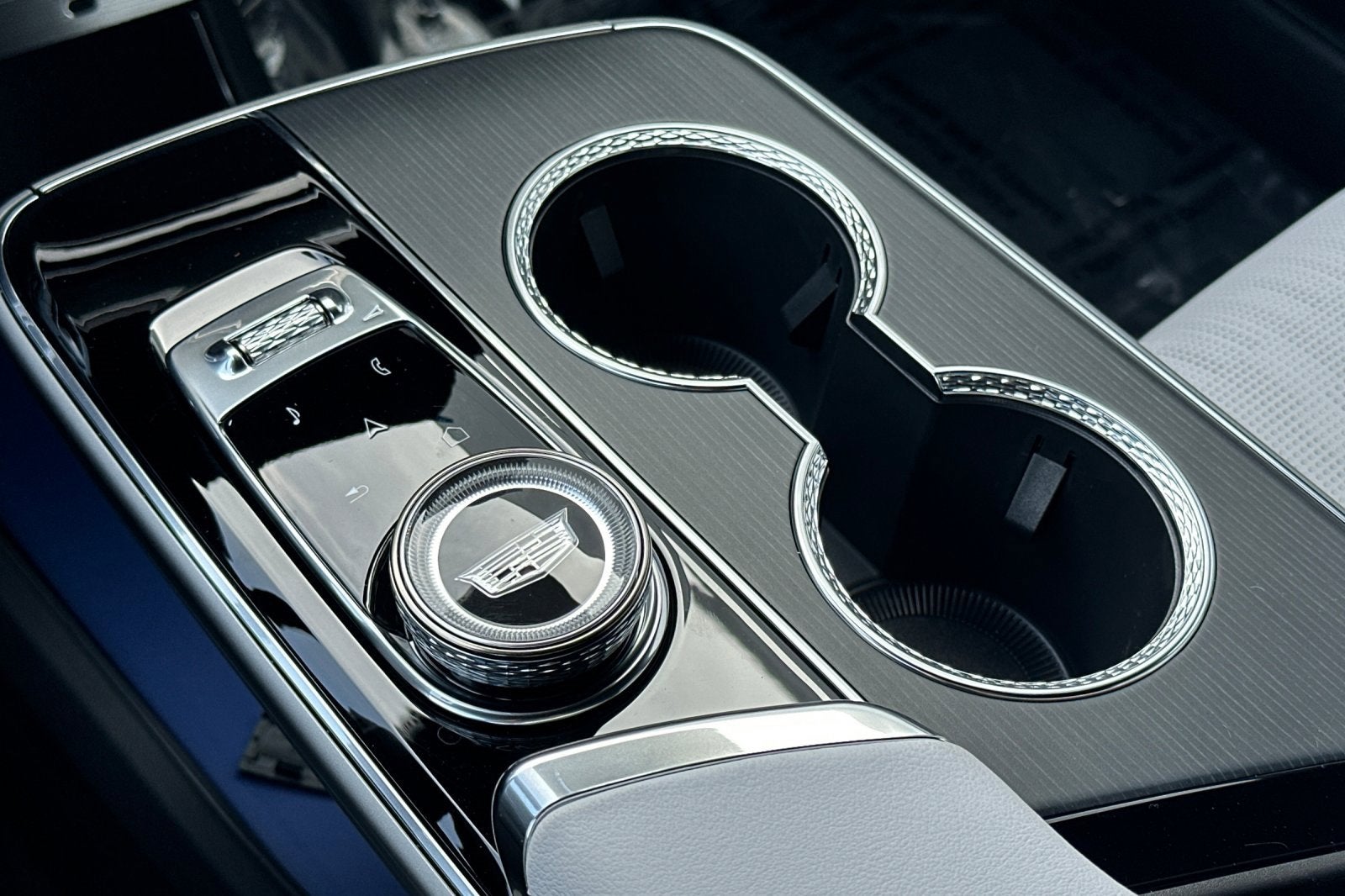 2025 Cadillac LYRIQ Sport 2