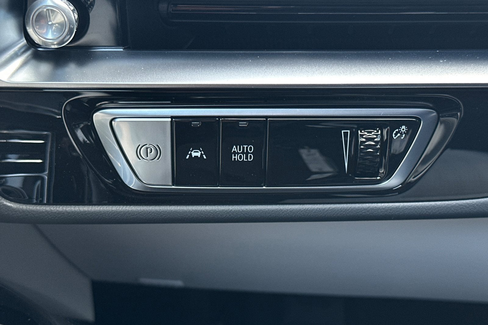 2025 Cadillac LYRIQ Sport 2