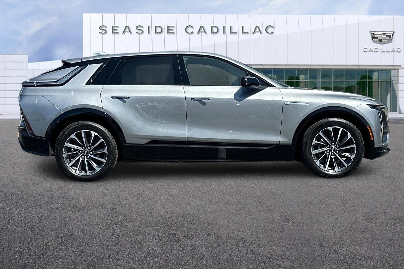 2025 Cadillac LYRIQ Sport 2