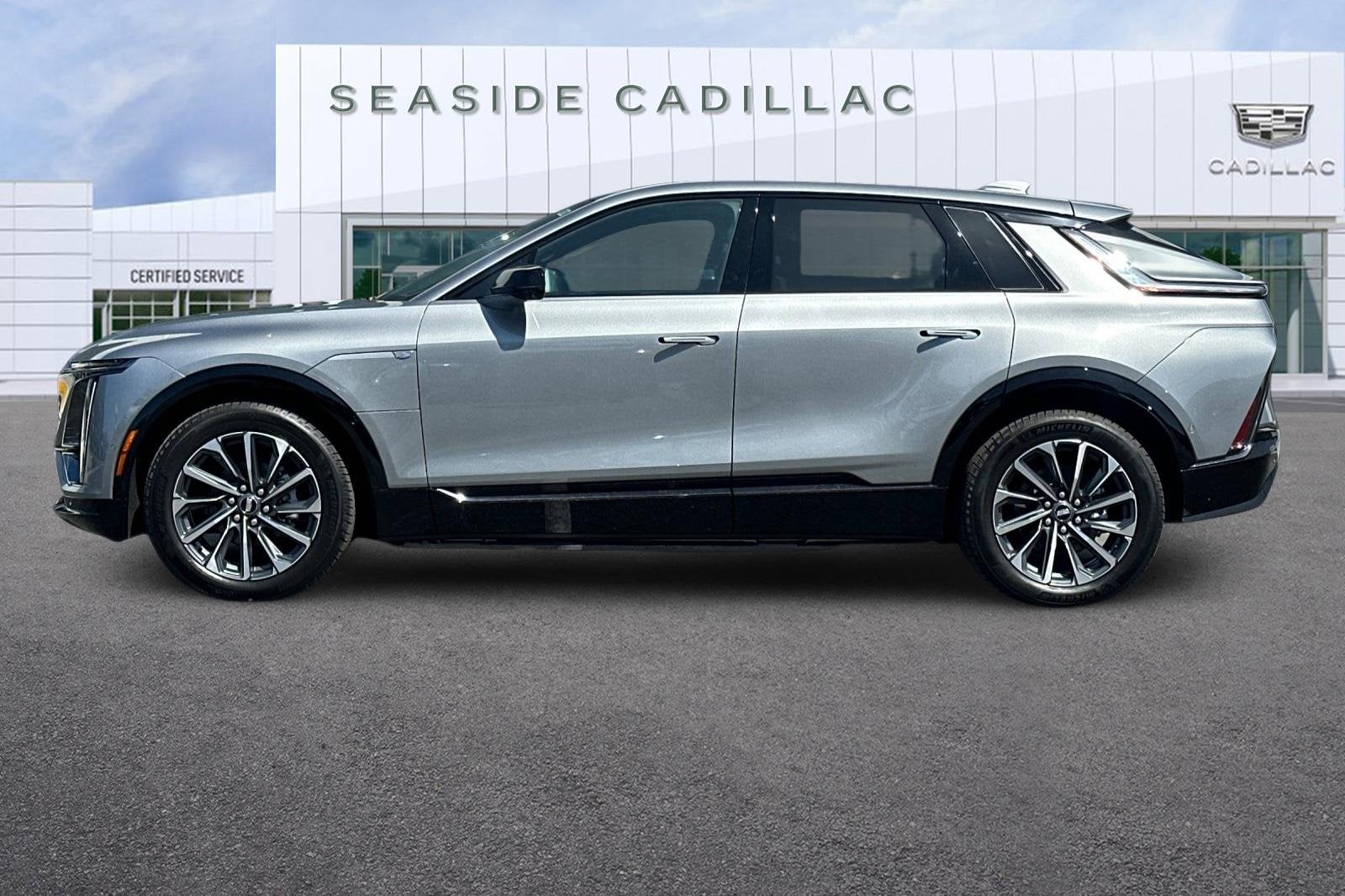 2025 Cadillac LYRIQ Sport 2