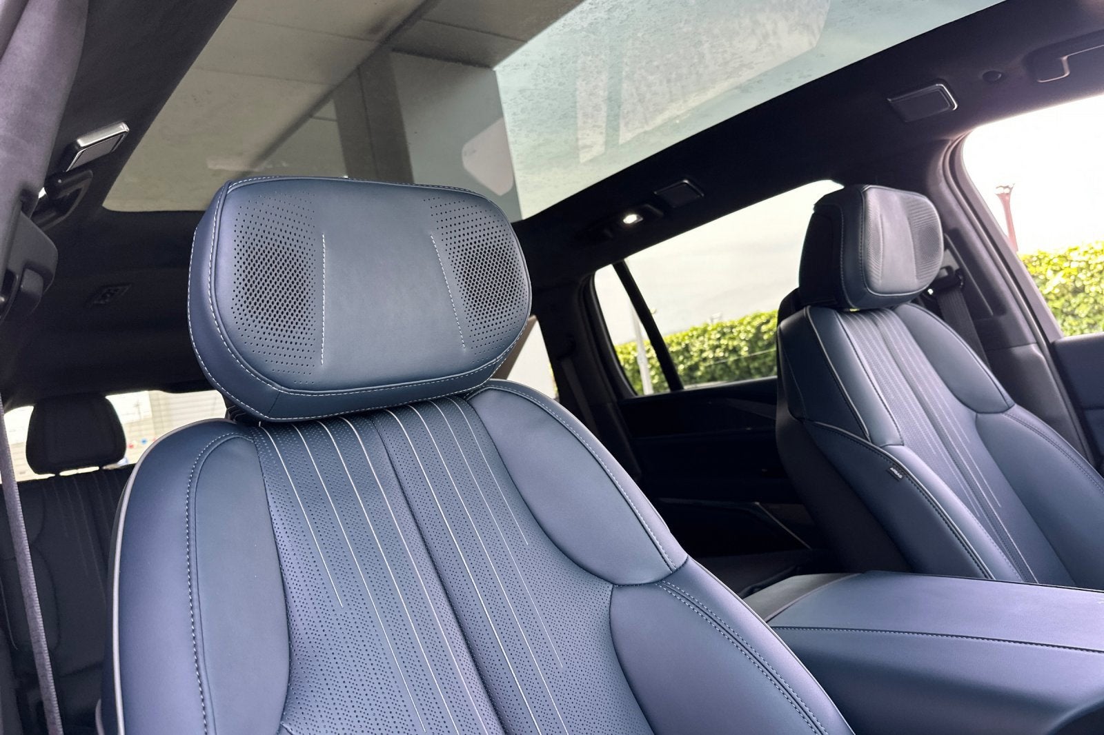 2025 Cadillac ESCALADE IQ Luxury 2