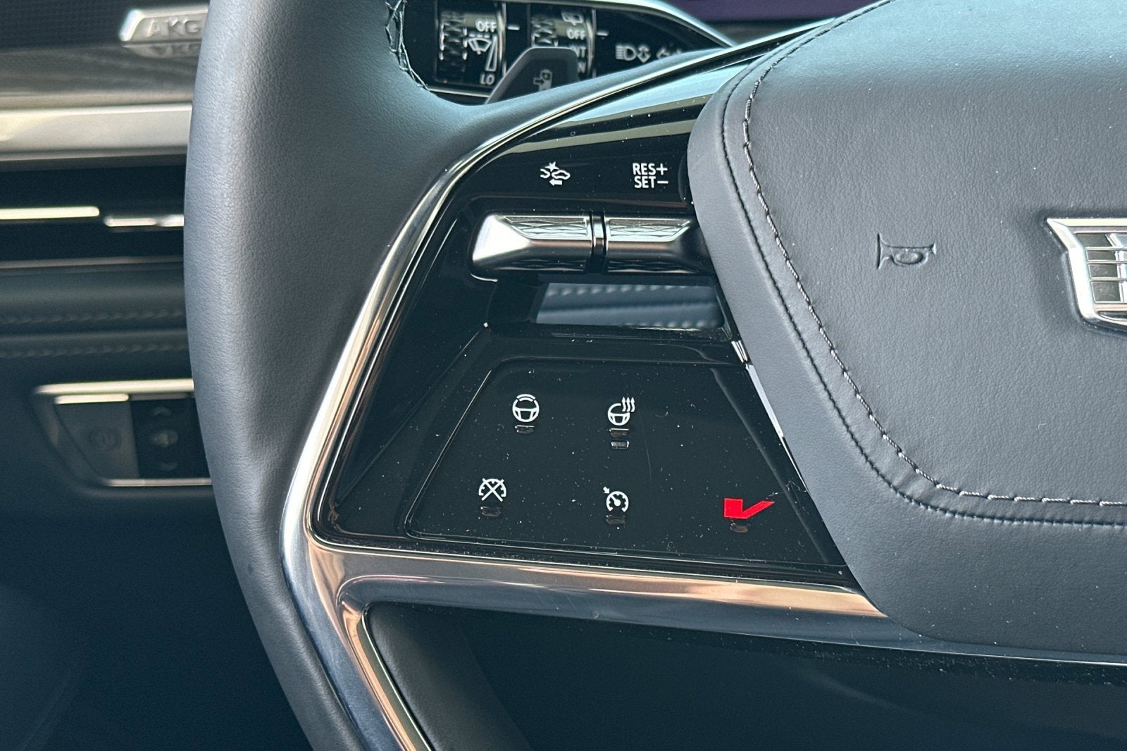 2025 Cadillac ESCALADE IQ Luxury 2