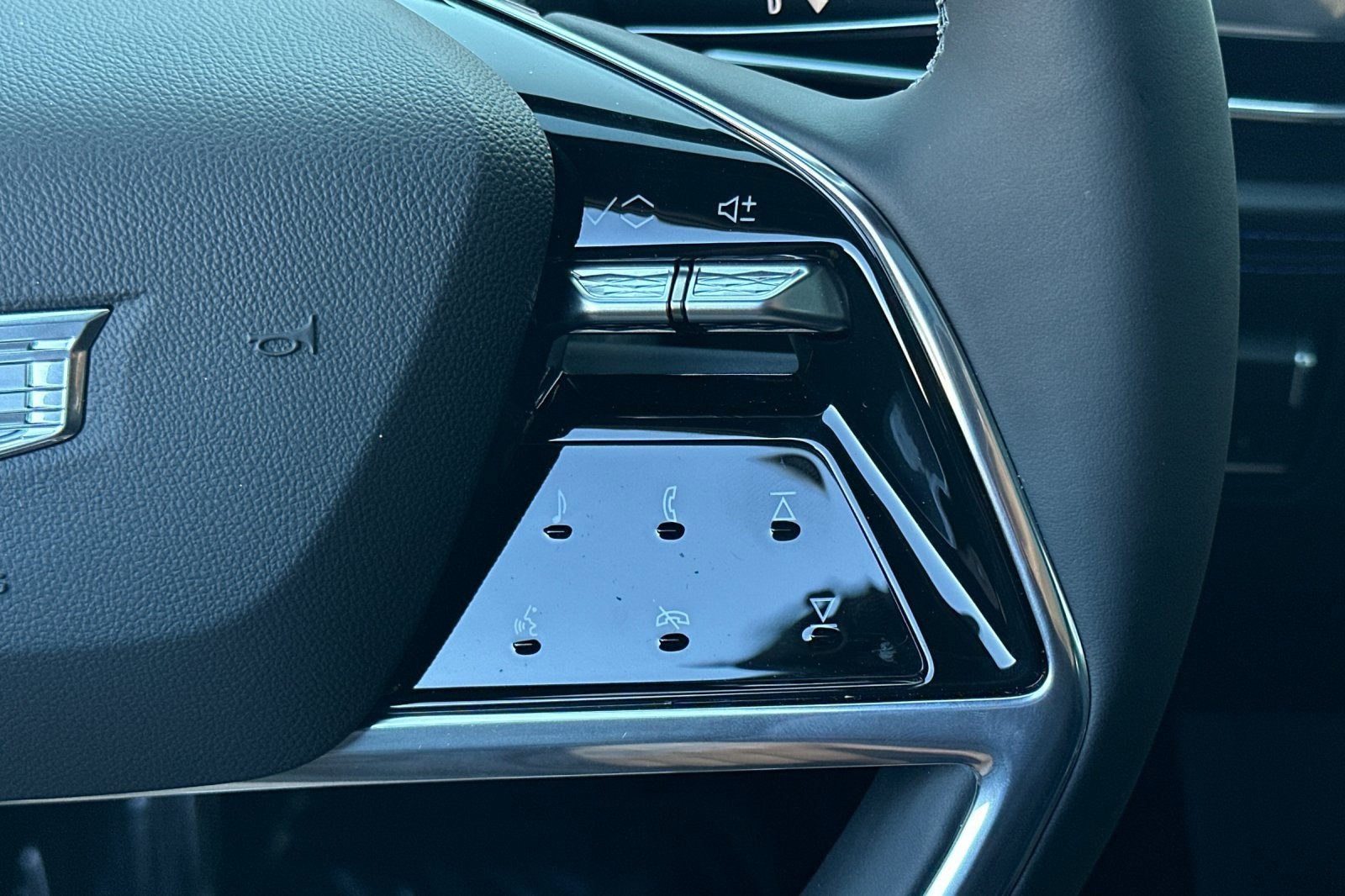 2025 Cadillac ESCALADE IQ Sport 1