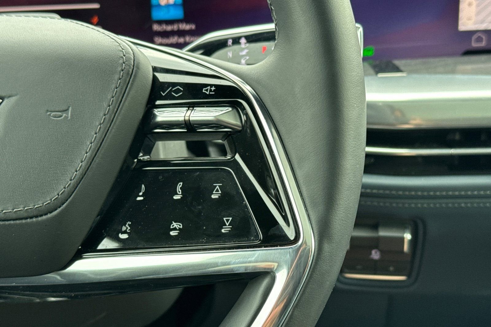 2025 Cadillac ESCALADE IQ Sport 2