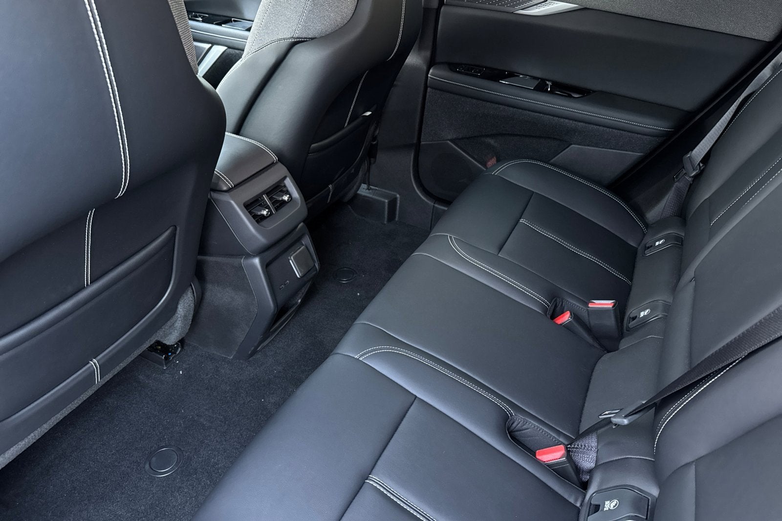 2025 Cadillac OPTIQ Luxury 1