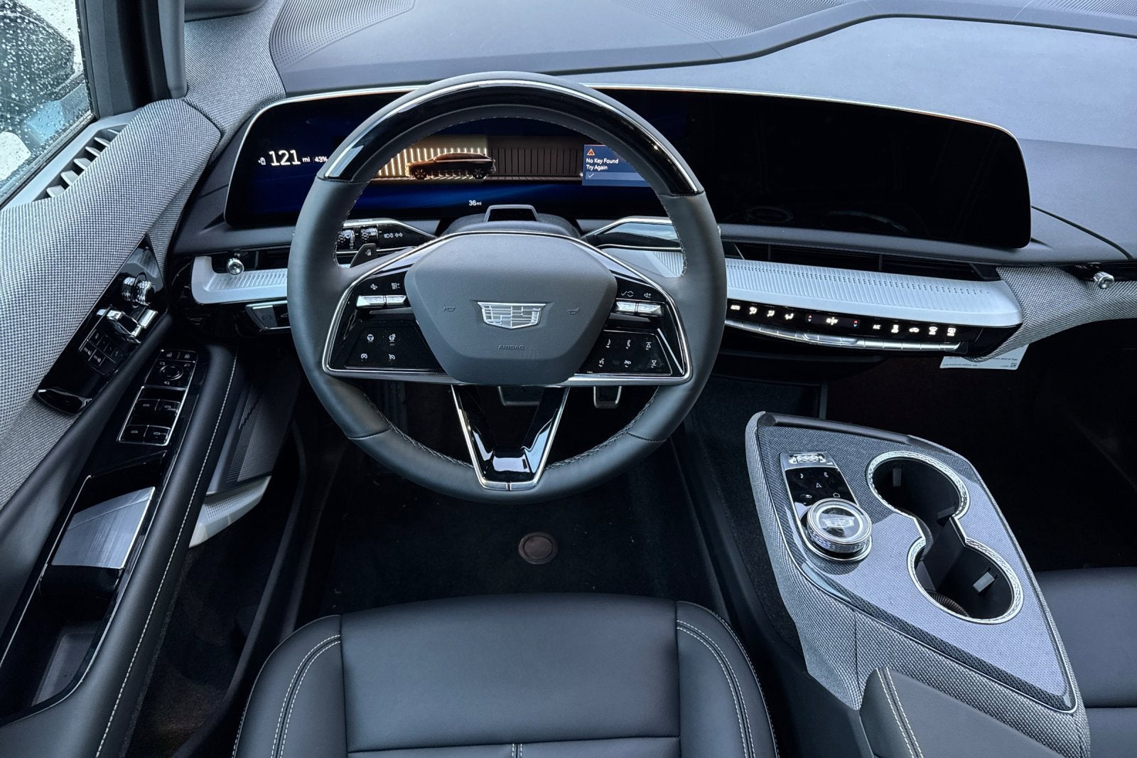 2025 Cadillac OPTIQ Luxury 1