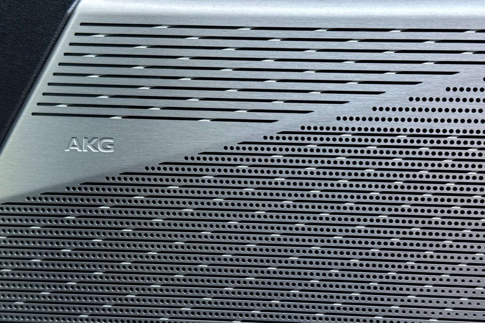 2025 Cadillac OPTIQ Luxury 1