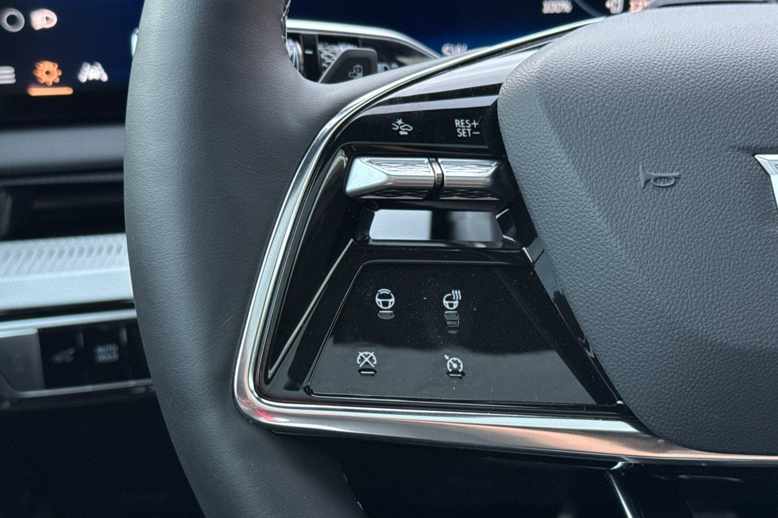 2025 Cadillac OPTIQ Luxury 1