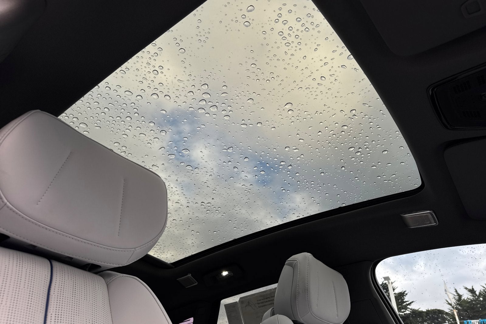 2025 Cadillac OPTIQ Luxury 2