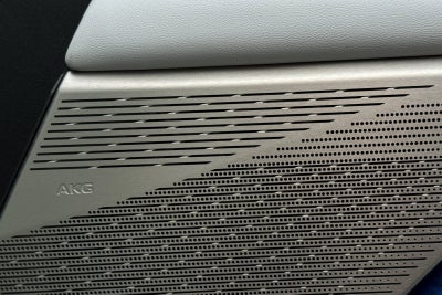 2025 Cadillac OPTIQ Luxury 2