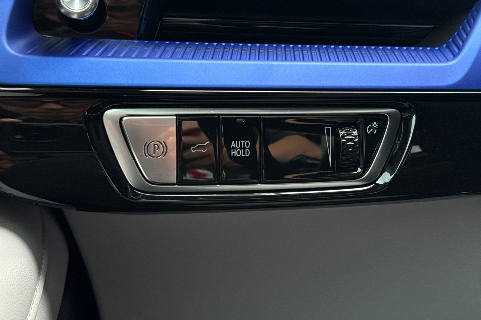 2025 Cadillac OPTIQ Luxury 2